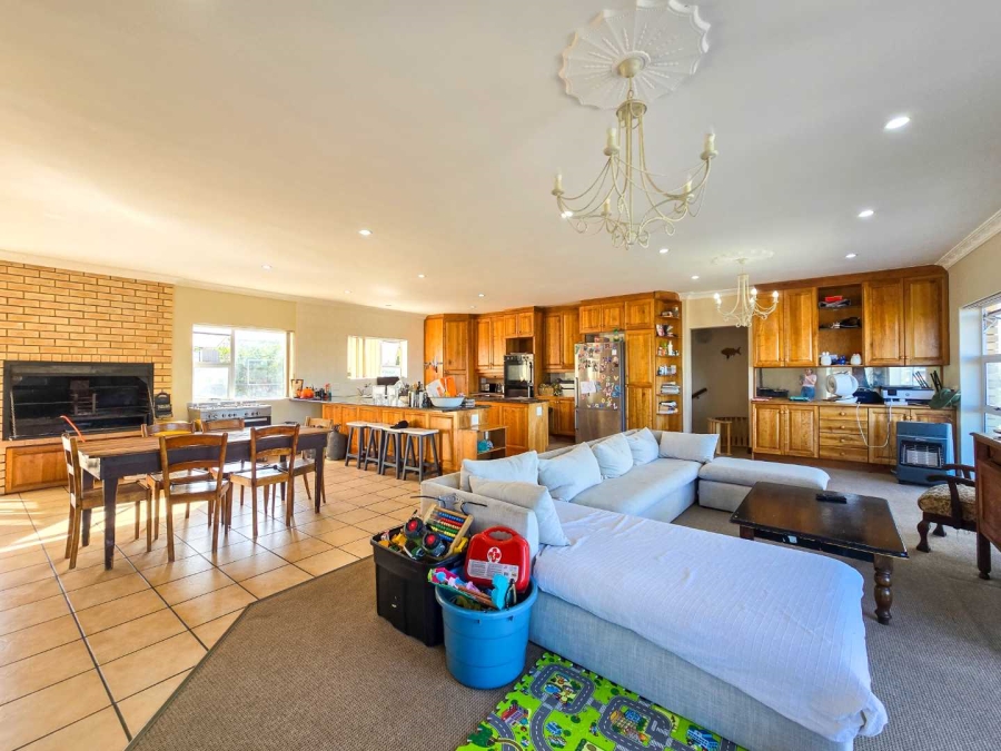 4 Bedroom Property for Sale in Stilbaai Wes Western Cape